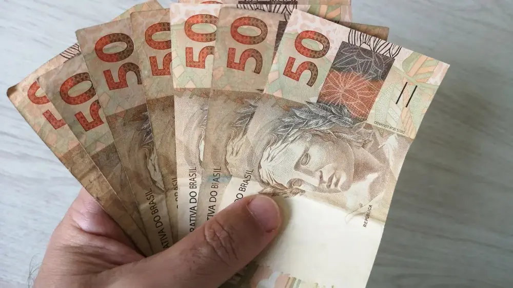 Filho que trabalha tem direito a pensão alimentícia