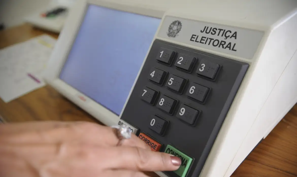 175 mil eleitores com deficiência votam em seções inacessíveis
