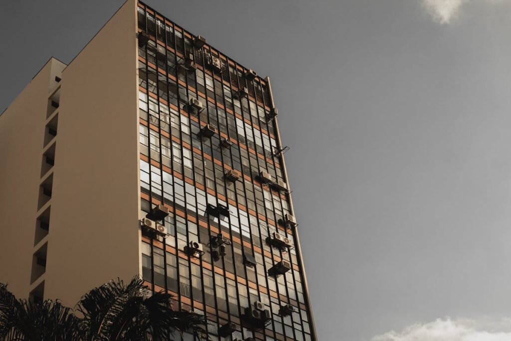 Empresas trocam Faria Lima por Alphaville em busca de eficiência e retrofit acelera nova corrida corporativa