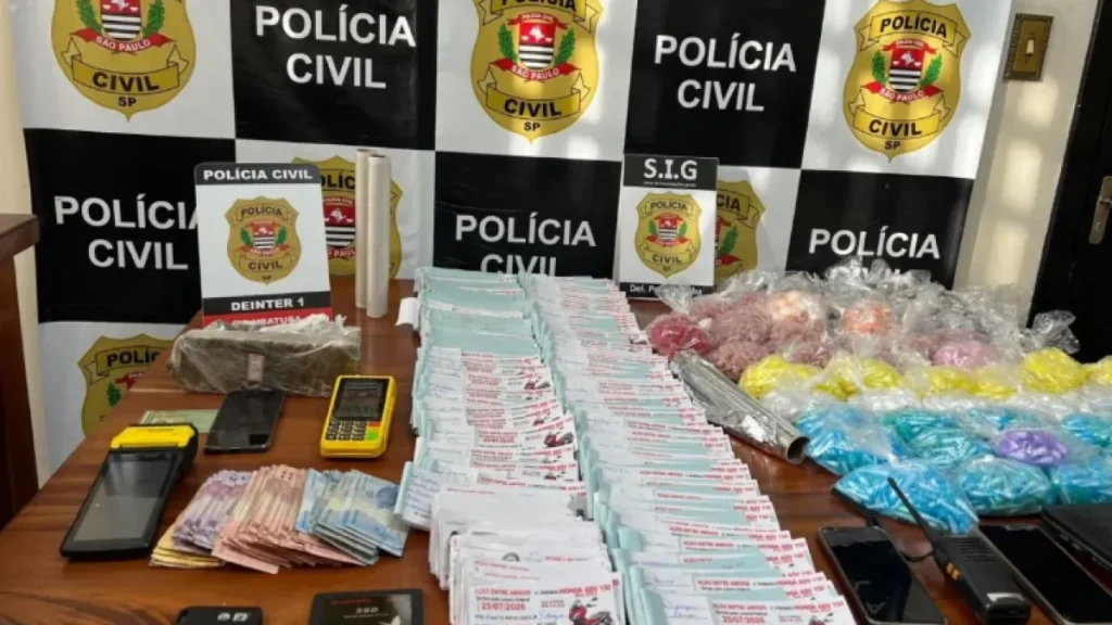 Operação em Ubatuba prende três por tráfico e rifas ilegais Operação em Ubatuba prende três por tráfico e rifas ilegais