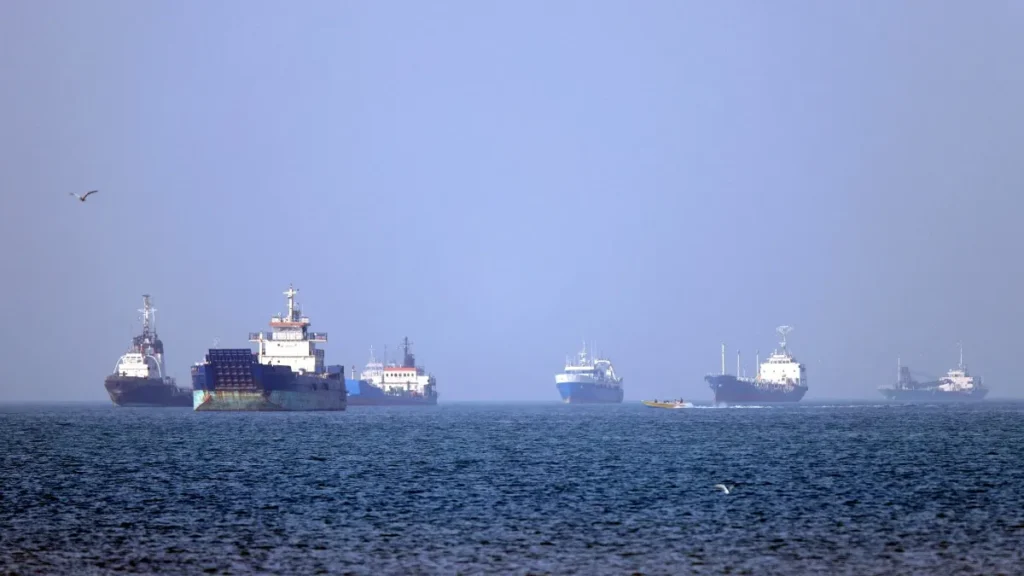Irã e Omã avançam em acordo de navegação no Estreito de Ormuz Irã e Omã avançam em acordo de navegação no Estreito de Ormuz