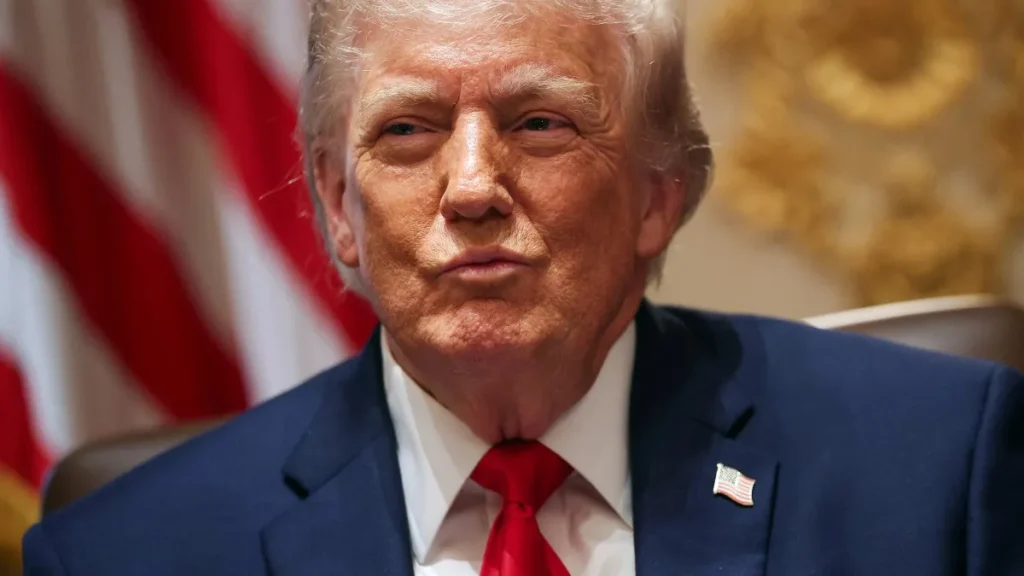 Trump nomeia 90% de aliados políticos como embaixadores Trump nomeia 90% de aliados políticos como embaixadores