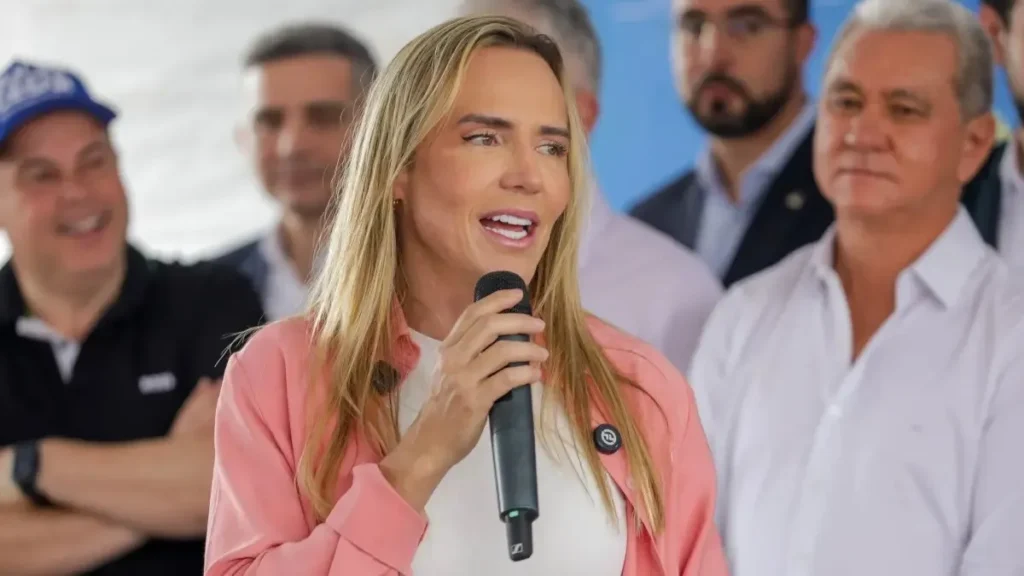 Celina Leão troca comando da Educação após queda no Ideb do DF Celina Leão troca comando da Educação após queda no Ideb do DF